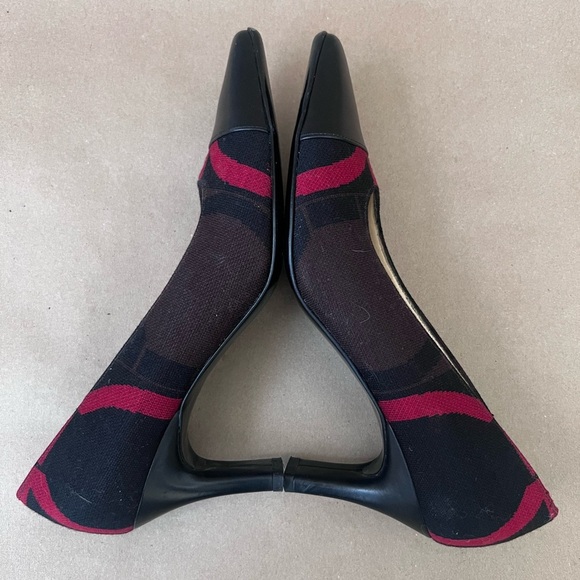 Salvatore Ferragamo Women’s Brown Red Black Canvas Leather Toe Heels Size 5.5 B - Picture 4 of 10